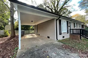 2815 Ravencroft Dr, Charlotte, NC 28208 - Photo 2
