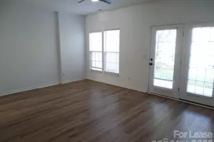 12309 Jessica Pl, Charlotte, NC 28269 - Photo 2
