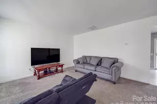 5414 Peachwood Dr, Charlotte, NC 28216 - Photo 6