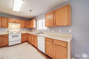 5414 Peachwood Dr, Charlotte, NC 28216 - Photo 18