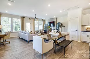 2015 Bayou Trace Dr, Charlotte, NC 28262 - Photo 2