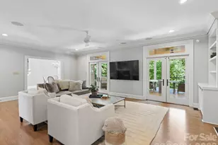 5500 Hardison Rd, Charlotte, NC 28226 - Photo 8