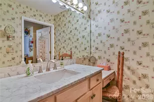 13 Silver Pl, Black Mountain, NC 28711 - Photo 16