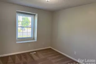 1334 12th St NE, Hickory, NC 28601 - Photo 10