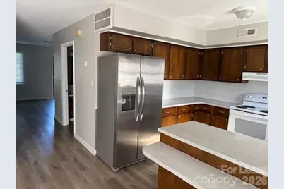 1334 12th Street NE, Hickory, NC 28601 - Photo 6