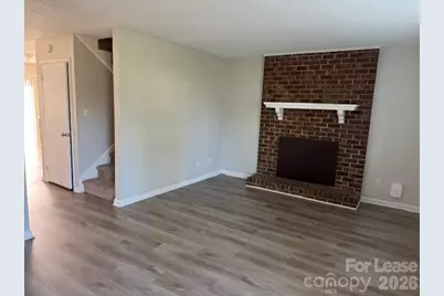 1334 12th Street NE, Hickory, NC 28601 - Photo 2