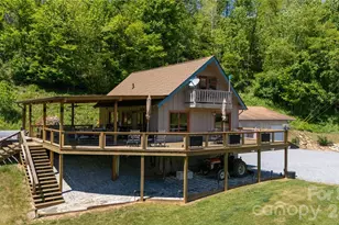 93 Franklin Crest Rd, Spruce Pine, NC 28777 - Photo 4