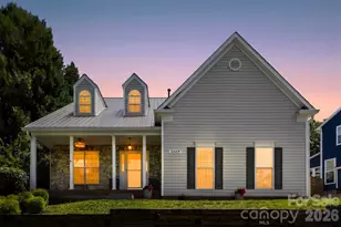 10449 Quiet Bay Ct, Charlotte, NC 28278 - Photo 2