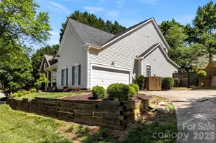 10449 Quiet Bay Ct, Charlotte, NC 28278 - Photo 4
