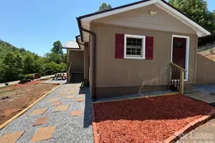 3262 Nix Creek Rd, Marion, NC 28752 - Photo 2