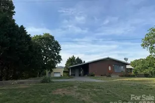 430 Ode Kerley Ln, Taylorsville, NC 28681 - Photo 2