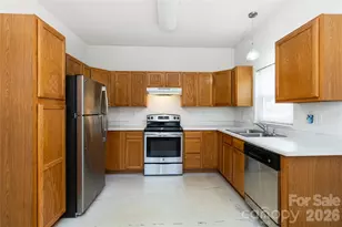 740 Aberdeen Glen Pl, Charlotte, NC 28214 - Photo 10