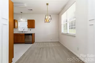 740 Aberdeen Glen Pl, Charlotte, NC 28214 - Photo 8