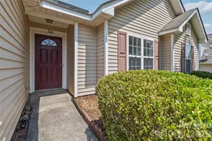 740 Aberdeen Glen Pl, Charlotte, NC 28214 - Photo 2