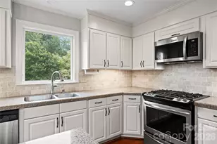 2417 Rosemond Cir, Gastonia, NC 28056 - Photo 2