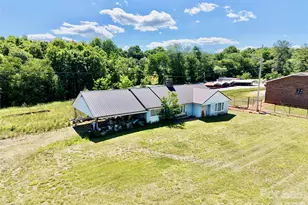 1263 Nc 16 Hwy N, Taylorsville, NC 28681 - Photo 2