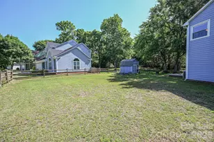9101 Castlebay Dr, Charlotte, NC 28277 - Photo 10