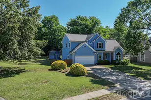 9101 Castlebay Dr, Charlotte, NC 28277 - Photo 2