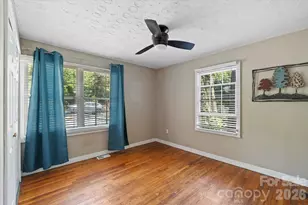 224 Aurora Dr, Asheville, NC 28805 - Photo 18