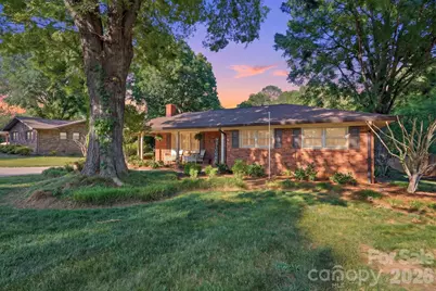 1556 Nottingham Drive, Newton, NC 28658 - Photo 2