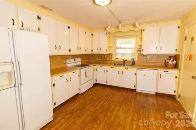 609 Wilcox Avenue, Gaffney, SC 29341 - Photo 12