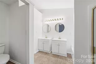 8805 Red Tail Ct, Charlotte, NC 28269 - Photo 20