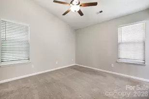 5463 Realtree Ln, Charlotte, NC 28214 - Photo 10