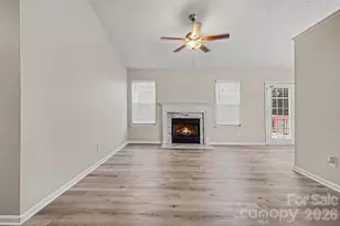 5463 Realtree Ln, Charlotte, NC 28214 - Photo 2