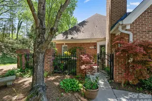 7444 Hurstbourne Green Dr, Charlotte, NC 28277 - Photo 2