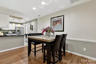 7444 Hurstbourne Green Dr, Charlotte, NC 28277 - Photo 10