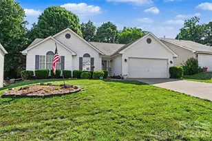12323 Poplar Forest Dr, Charlotte, NC 28278 - Photo 2