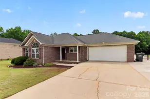 2823 Gourdvine Dr, Marshville, NC 28103 - Photo 2