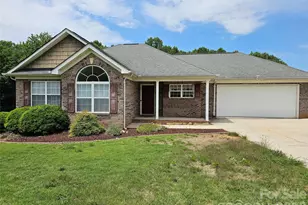 2823 Gourdvine Dr, Marshville, NC 28103 - Photo 2