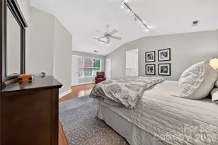 9024 Bonnie Briar Cir, Charlotte, NC 28277 - Photo 16