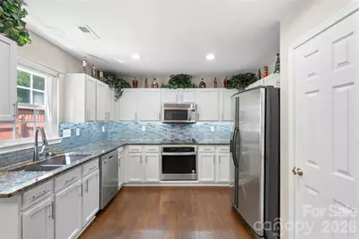 7923 Shiny Meadow Lane, Charlotte, NC 28215 - Photo 4