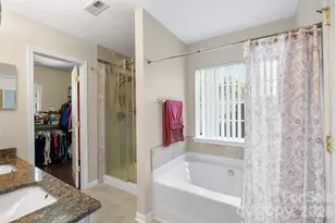 7923 Shiny Meadow Ln, Charlotte, NC 28215 - Photo 12
