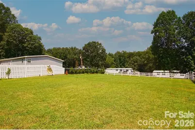 7010 Executive Circle, Denver, NC 28037 - Photo 2