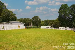 7010 Executive Cir, Denver, NC 28037 - Photo 2