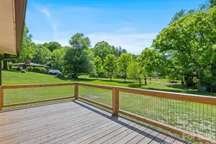 182 Fairway Hills Dr, Waynesville, NC 28786 - Photo 8