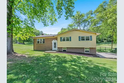 182 Fairway Hills Drive, Waynesville, NC 28786 - Photo 2