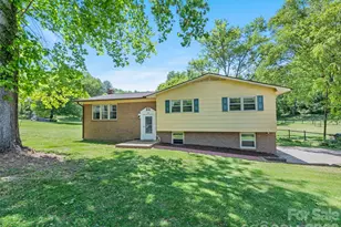 182 Fairway Hills Dr, Waynesville, NC 28786 - Photo 2