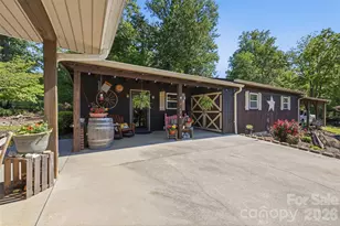176 + 174 Oak Hollow Rd, Union Grove, NC 28689 - Photo 12