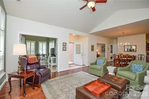 2249 N Castle Ct, Matthews, NC 28105 - Photo 8