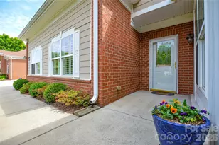 2249 N Castle Ct, Matthews, NC 28105 - Photo 4