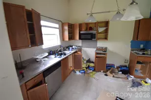 633 Overlook Rd, Lowell, NC 28098 - Photo 6