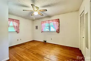 213 N Park Ln, Black Mountain, NC 28711 - Photo 12