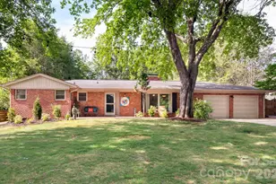 25 Bevlyn Dr, Asheville, NC 28803 - Photo 1