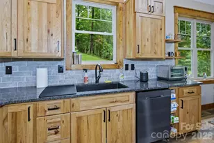 211 Wimbledon Ct, Leicester, NC 28748 - Photo 10