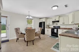 2610 Bramble Ridge Ct, Charlotte, NC 28215 - Photo 8