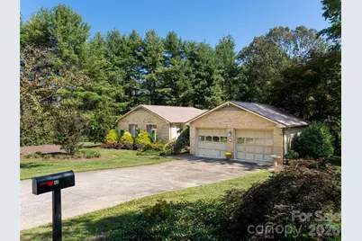 40 Applecross Road, Weaverville, NC 28787 - Photo 2